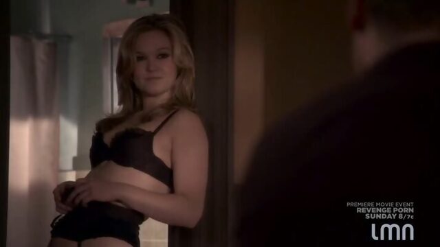 Джулия Стайлз (Julia Stiles hot scenes in "Blue" s01e01-02 2014)