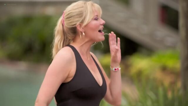 Кирстен Данст (Kirsten Dunst hot scenes in "On Becoming a God in Central Florida" s01e01-03 2019)