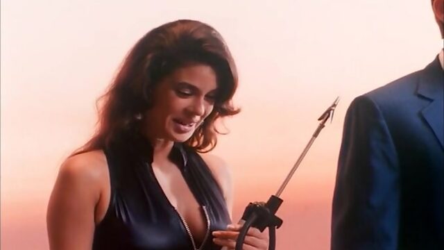 Teri Hatcher Sexy - Tales from the Crypt (1990) s2e6